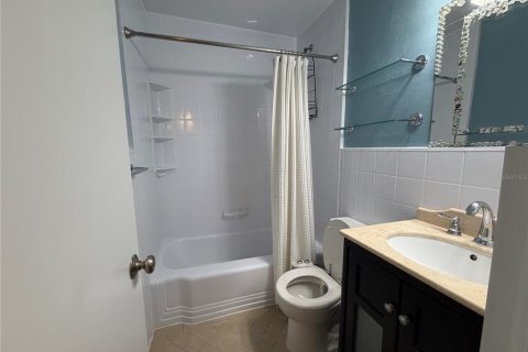 House in Gainesville, Florida 4 bedrooms, 120.03 sq.m. № 2207957 - photo 4