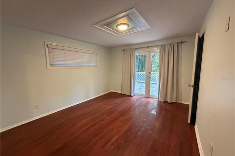 House in Gainesville, Florida 4 bedrooms, 120.03 sq.m. № 2207957 - photo 10