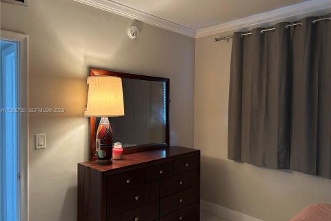 Condo in Miami, Florida, 2 bedrooms  № 2080522 - photo 10