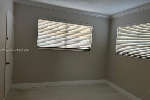 Condo in Miami, Florida, 2 bedrooms  № 2080522 - photo 13