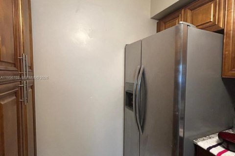 Condo in Miami, Florida, 2 bedrooms  № 2080522 - photo 14