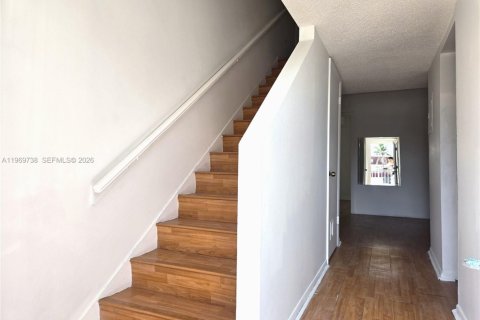 Снять в аренду кондоминиум в Майами, Флорида 3 спальни, 103.49м2, № 2036369 - фото 3