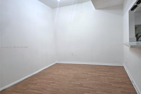 Снять в аренду кондоминиум в Майами, Флорида 3 спальни, 103.49м2, № 2036369 - фото 7