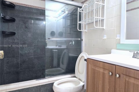 Снять в аренду кондоминиум в Майами, Флорида 3 спальни, 103.49м2, № 2036369 - фото 12