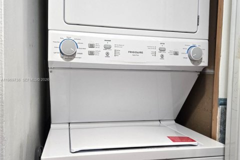 Снять в аренду кондоминиум в Майами, Флорида 3 спальни, 103.49м2, № 2036369 - фото 5