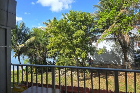 Снять в аренду кондоминиум в Майами, Флорида 3 спальни, 103.49м2, № 2036369 - фото 8