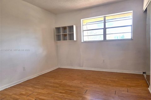 Снять в аренду кондоминиум в Майами, Флорида 3 спальни, 103.49м2, № 2036369 - фото 13