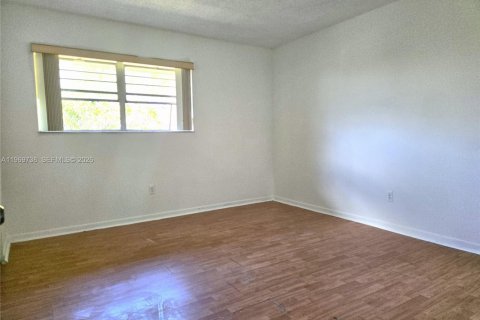 Снять в аренду кондоминиум в Майами, Флорида 3 спальни, 103.49м2, № 2036369 - фото 11