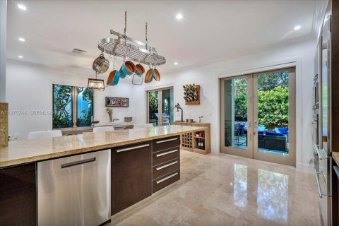 Townhouse in Miami, Florida 3 bedrooms, 288.37 sq.m. № 2041080 - photo 11