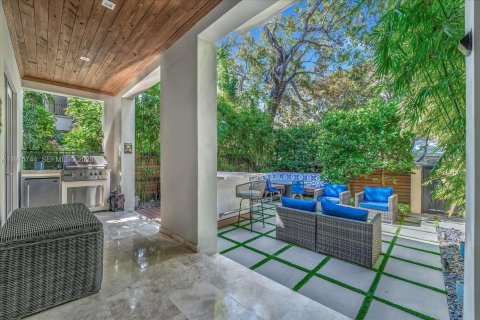 Townhouse in Miami, Florida 3 bedrooms, 288.37 sq.m. № 2041080 - photo 13