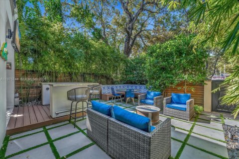 Townhouse in Miami, Florida 3 bedrooms, 288.37 sq.m. № 2041080 - photo 14