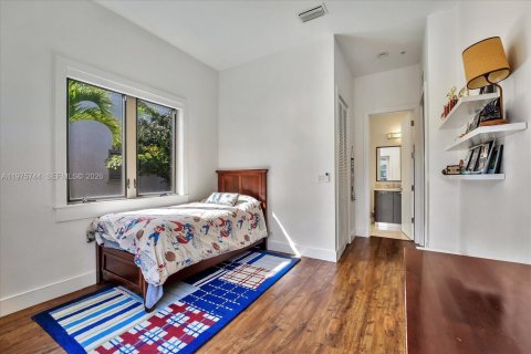 Townhouse in Miami, Florida 3 bedrooms, 288.37 sq.m. № 2041080 - photo 18