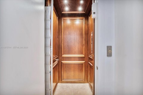 Townhouse in Miami, Florida 3 bedrooms, 288.37 sq.m. № 2041080 - photo 6