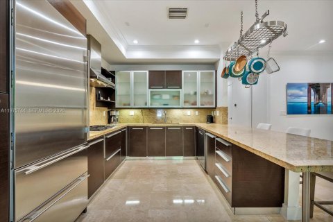 Townhouse in Miami, Florida 3 bedrooms, 288.37 sq.m. № 2041080 - photo 10