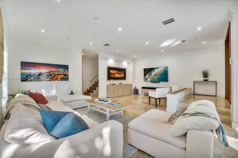 Townhouse in Miami, Florida 3 bedrooms, 288.37 sq.m. № 2041080 - photo 3