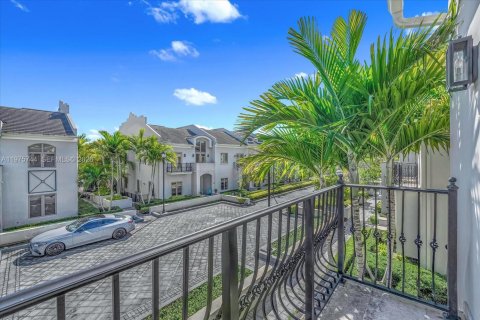Townhouse in Miami, Florida 3 bedrooms, 288.37 sq.m. № 2041080 - photo 21