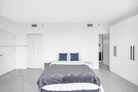 Copropriété à vendre à Miami, Floride: 2 chambres, 134.62 m2 № 1814473 - photo 13