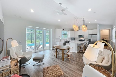 House in Groveland, Florida 2 bedrooms, 111.48 sq.m. № 2232934 - photo 4