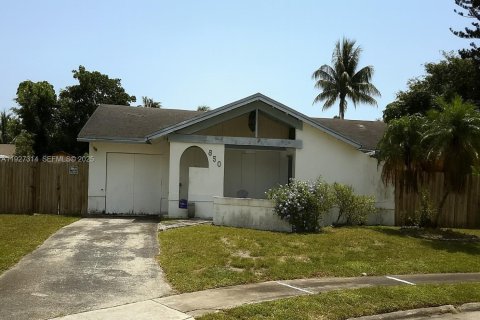 House in Margate, Florida 3 bedrooms, 175.21 sq.m. № 1986055 - photo 1