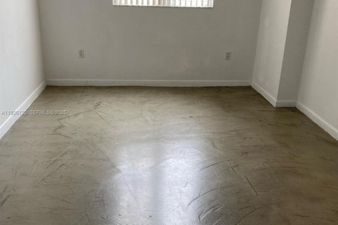 Condominio en alquiler en Miami, Florida, 2 dormitorios, 98.1 m2 № 1984681 - foto 6
