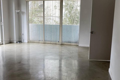 Condominio en alquiler en Miami, Florida, 2 dormitorios, 98.1 m2 № 1984681 - foto 4