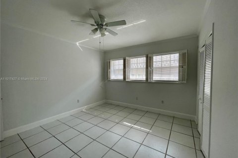 Copropriété à vendre à Hallandale Beach, Floride: 2 chambres, 117.06 m2 № 1938334 - photo 29