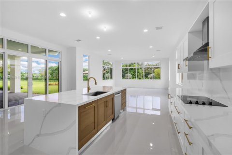 House in Davie, Florida 6 bedrooms, 549.8 sq.m. № 1807551 - photo 18