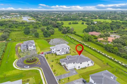 House in Davie, Florida 6 bedrooms, 549.8 sq.m. № 1807551 - photo 6