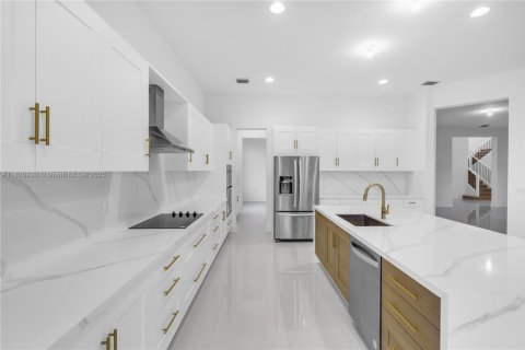 House in Davie, Florida 6 bedrooms, 549.8 sq.m. № 1807551 - photo 17