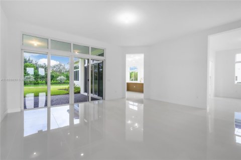 House in Davie, Florida 6 bedrooms, 549.8 sq.m. № 1807551 - photo 11
