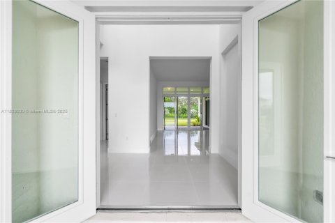 House in Davie, Florida 6 bedrooms, 549.8 sq.m. № 1807551 - photo 10