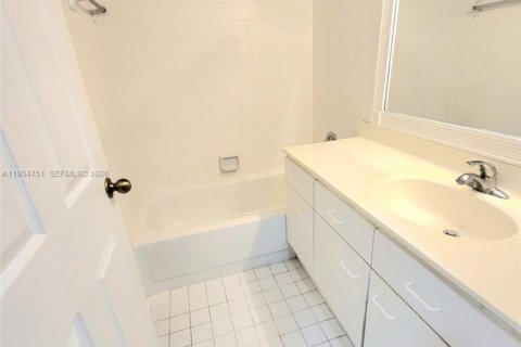 Copropriété à vendre à Boca Raton, Floride: 2 chambres, 118.08 m2 № 2009263 - photo 16