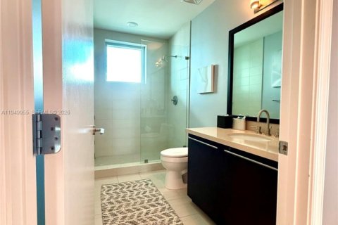 Copropriété à vendre à North Bay Village, Floride: 2 chambres, 130.99 m2 № 2011371 - photo 9