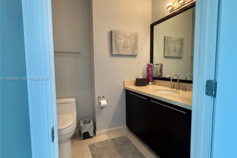 Copropriété à vendre à North Bay Village, Floride: 2 chambres, 130.99 m2 № 2011371 - photo 11