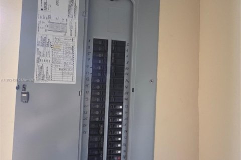 Купить виллу или дом в Санни-Айлс-Бич, Флорида 3 спальни, 193.24м2, № 1980946 - фото 18