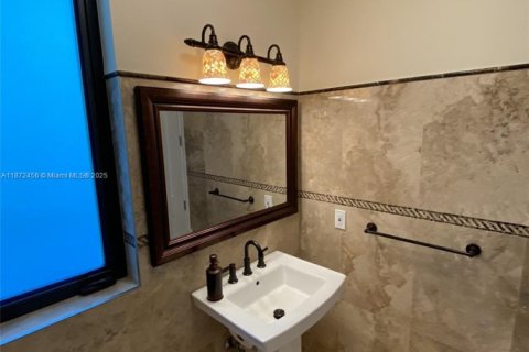 Купить виллу или дом в Санни-Айлс-Бич, Флорида 3 спальни, 193.24м2, № 1980946 - фото 16