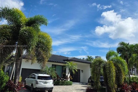 Дом в Санни-Айлс-Бич, Флорида 3 спальни, 193.24м2 № 1980946