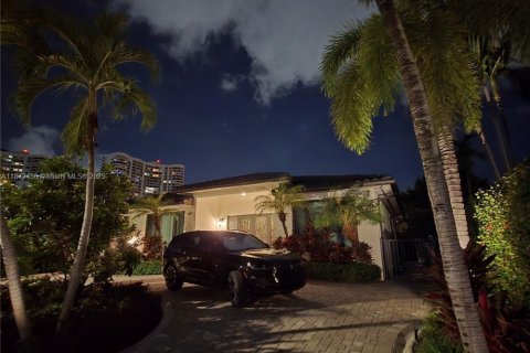 Купить виллу или дом в Санни-Айлс-Бич, Флорида 3 спальни, 193.24м2, № 1980946 - фото 21