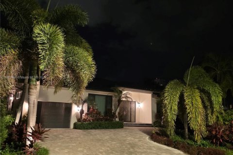 Купить виллу или дом в Санни-Айлс-Бич, Флорида 3 спальни, 193.24м2, № 1980946 - фото 20