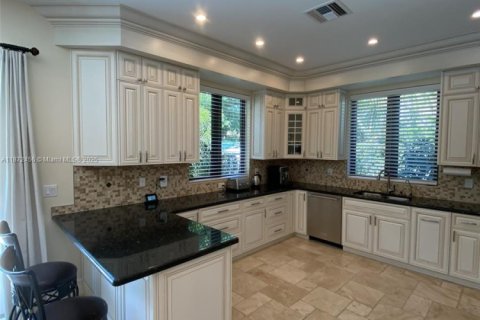 Купить виллу или дом в Санни-Айлс-Бич, Флорида 3 спальни, 193.24м2, № 1980946 - фото 9