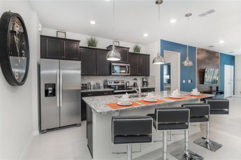 House in Davenport, Florida 7 bedrooms, 306.86 sq.m. № 1825420 - photo 4
