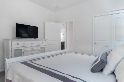 House in Davenport, Florida 7 bedrooms, 306.86 sq.m. № 1825420 - photo 30