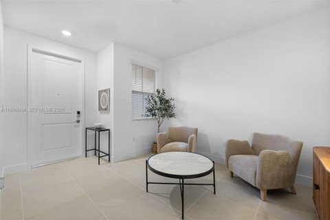 Снять в аренду таунхаус в Пемброк-Пайнс, Флорида 4 спальни, 171.68м2, № 2006896 - фото 6