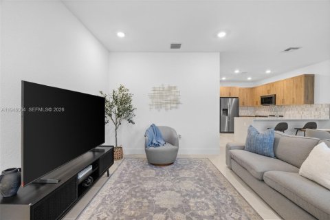 Снять в аренду таунхаус в Пемброк-Пайнс, Флорида 4 спальни, 171.68м2, № 2006896 - фото 19