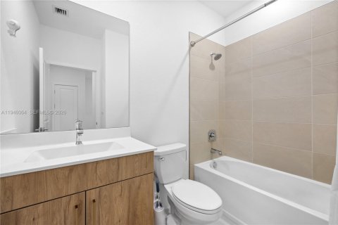 Снять в аренду таунхаус в Пемброк-Пайнс, Флорида 4 спальни, 171.68м2, № 2006896 - фото 30