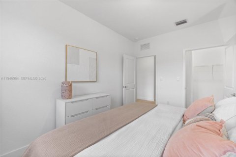 Снять в аренду таунхаус в Пемброк-Пайнс, Флорида 4 спальни, 171.68м2, № 2006896 - фото 26