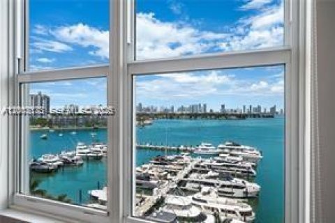 Condo in Miami Beach, Florida, 2 bedrooms  № 2071084 - photo 11