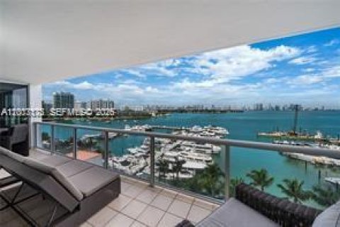 Condo in Miami Beach, Florida, 2 bedrooms  № 2071084 - photo 2