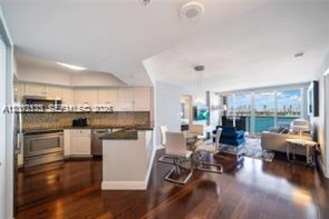 Condo in Miami Beach, Florida, 2 bedrooms  № 2071084 - photo 5