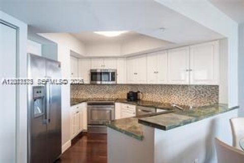 Condo in Miami Beach, Florida, 2 bedrooms  № 2071084 - photo 6